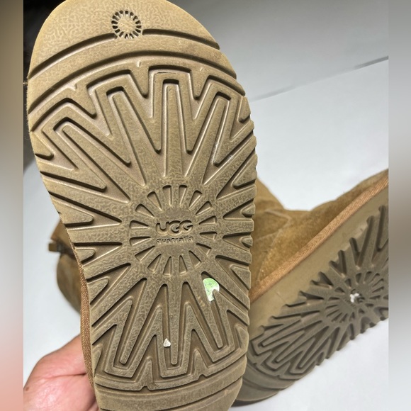 UGG - Picture 5 of 8